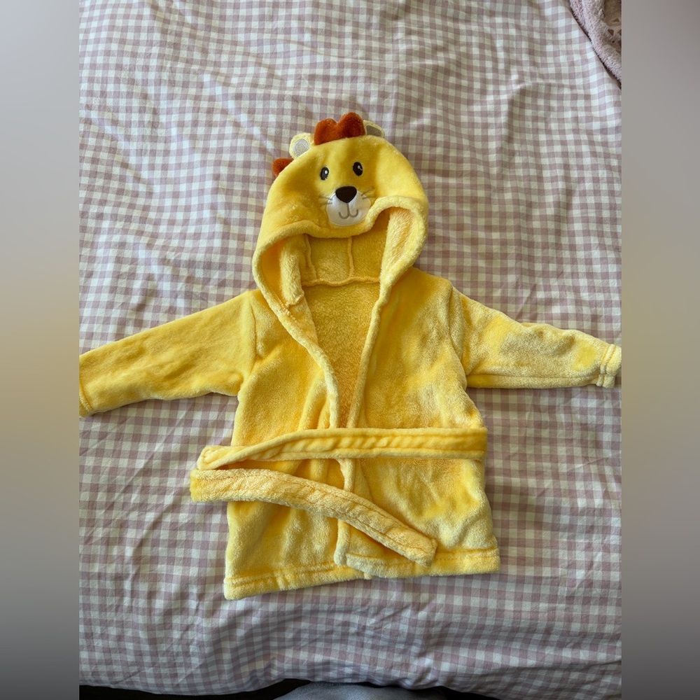 Luvable Friends Baby Lion Plush Bathrobe Size 0-9M